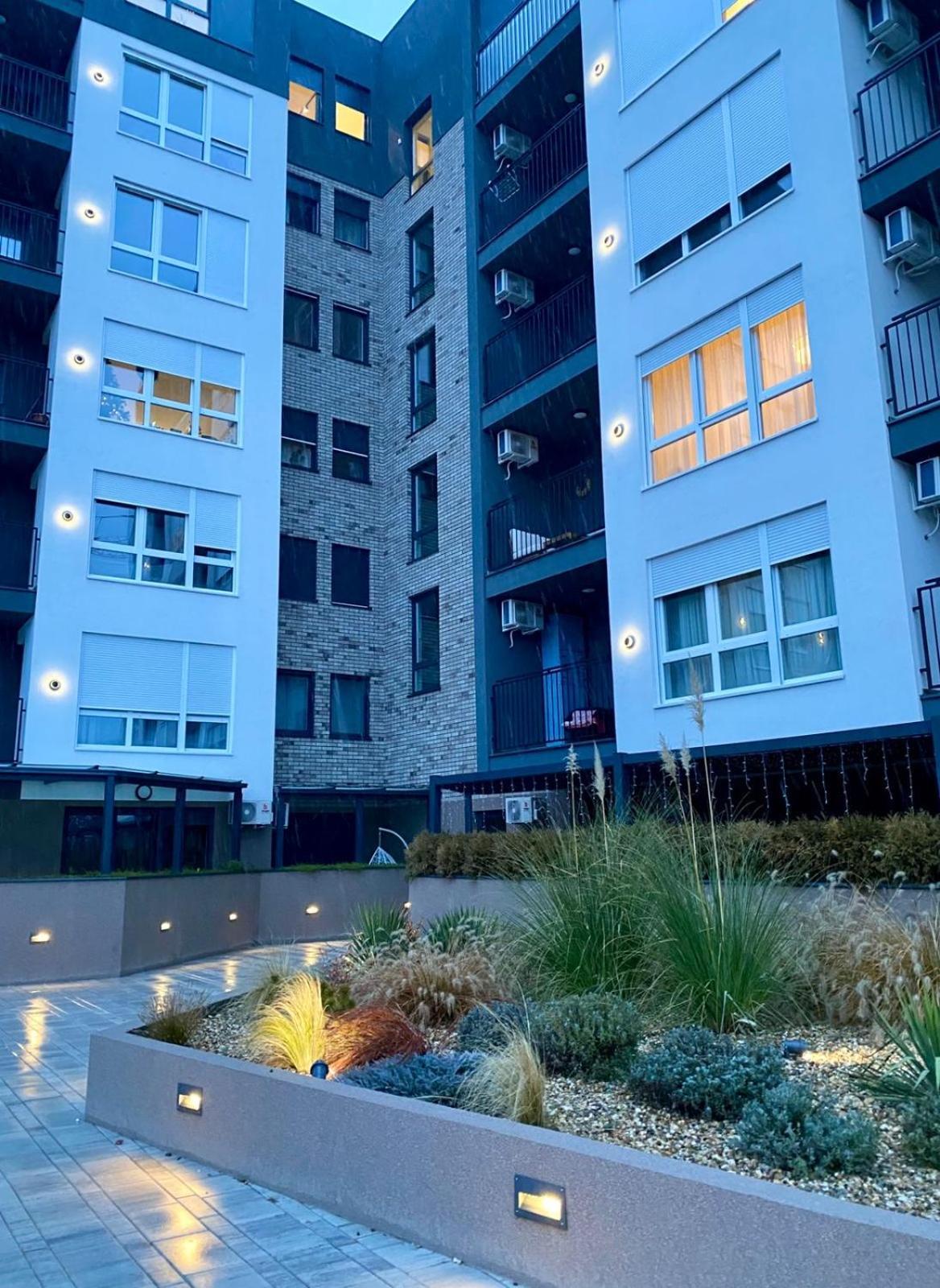 Synthesis Apartments 수보티차 외부 사진